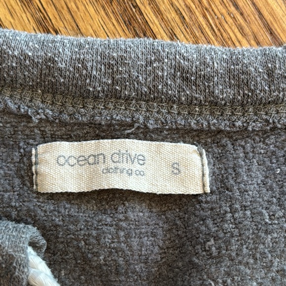 🔥3for$10 | Distressed Sweatshirt | Size Small | Destin Florida - Picture 4 of 6